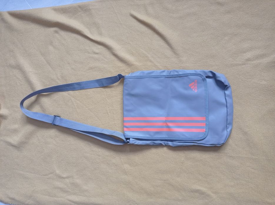 Oryginalna sportowa torba Adidas