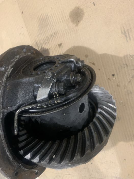 Редуктор задний на L-200 Mitsubishi 3G