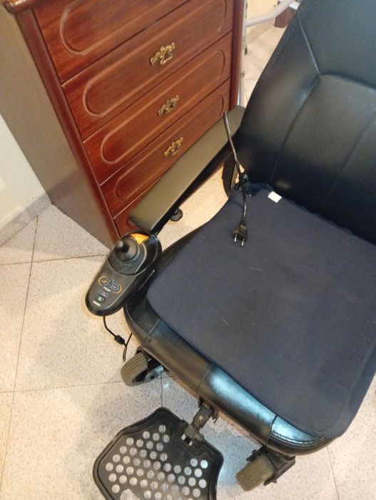 Cadeira de rodas elétrica