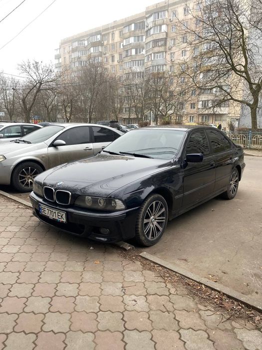 Продам BMW E39 520I