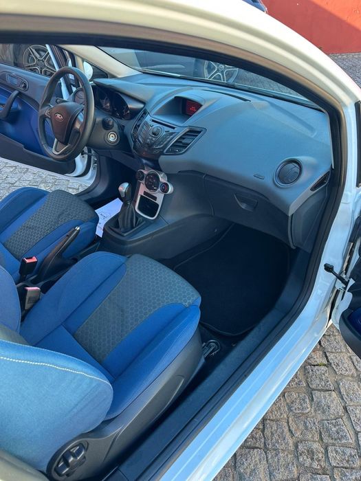 Ford fiesta  vendo ou troco