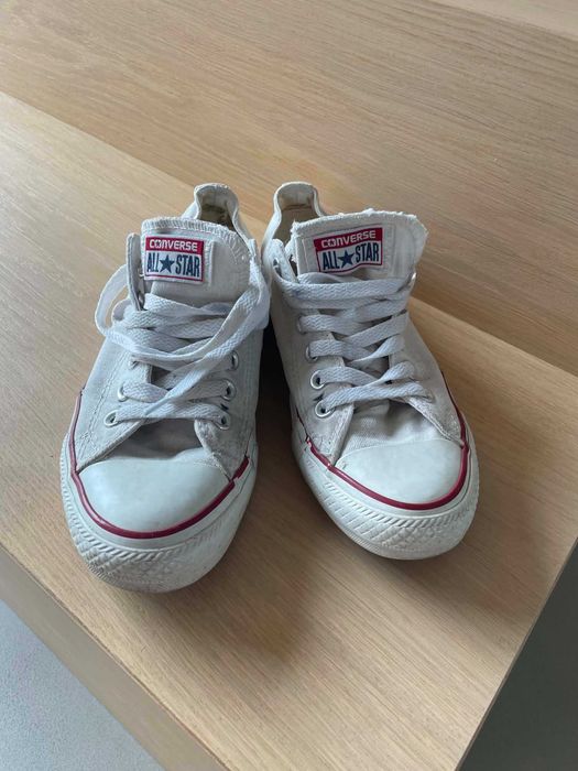 Białe trampki Converse