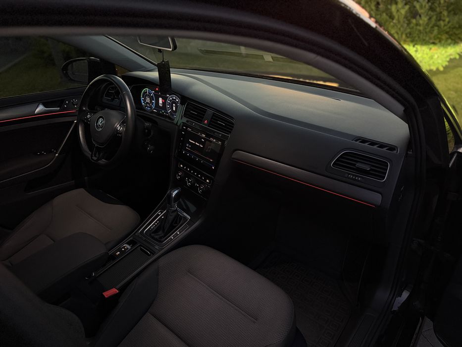 Продам Volkswagen E-golf 36kw ,Пробіг 76.000км