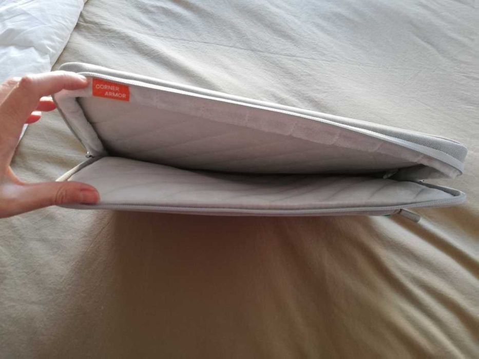 Capa/Bolsa Tomtoc para computador de 16 polegadas