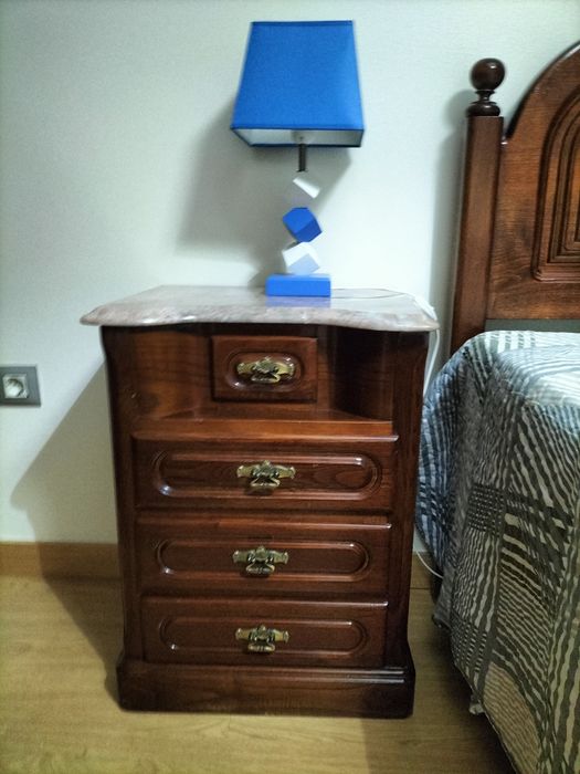 Quarto completo, sem colchão