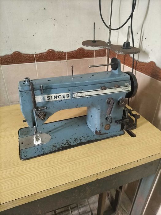 Máquina de costura Singer 20u Profissional