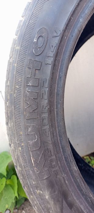 305 40 r22 3шт  kumho