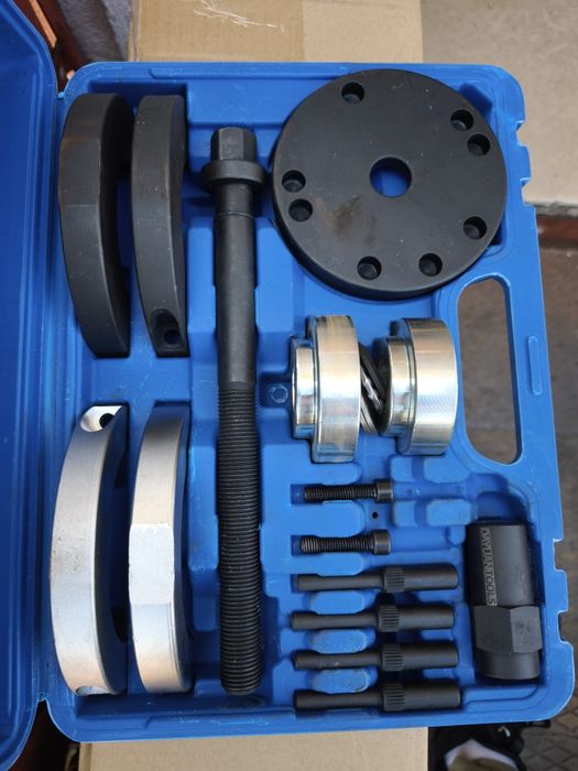 Kit de remoção do cubo(atenção tem uma peça partida ver foto)