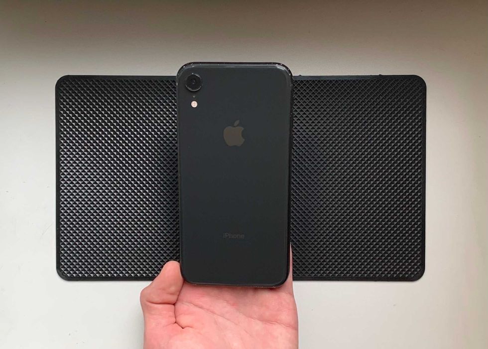 Самый дешевый - iPhone XR - 64 гб - 89% АКБ - NEVERLOCK - BLACK