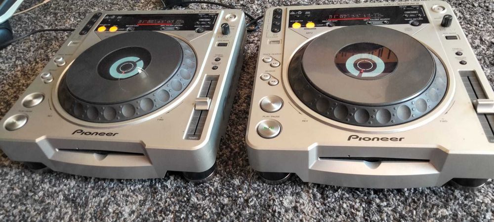 Pioneer CDJ 800 mk2