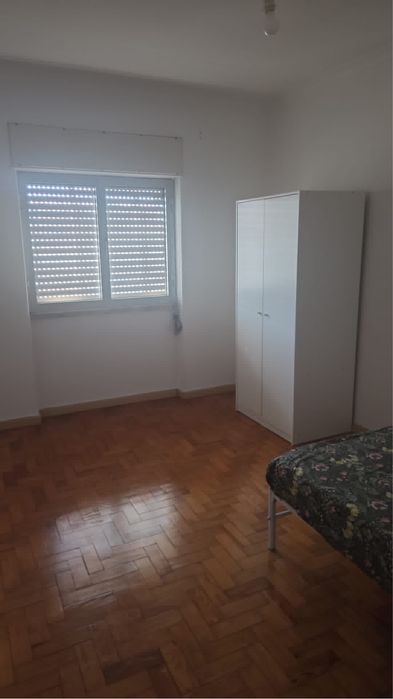 aluga-se quartos em CAMARATE