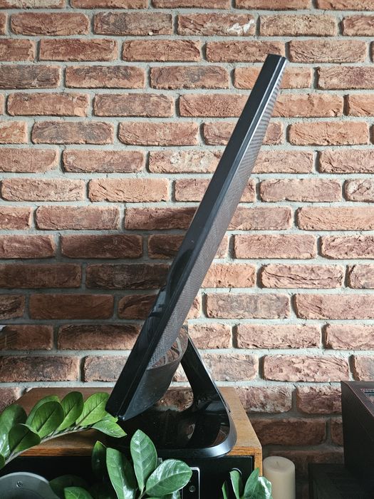 Monitor - TV 24" LG, IPS, VESA