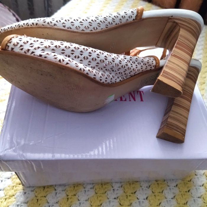 Босоніжки шкіряні 39 Р.