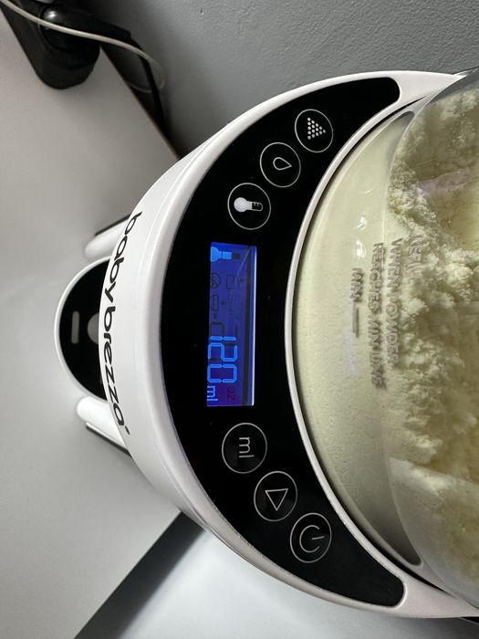 Sprzedam urządzenie do przygotowywania mleka modyfikowanego baby brezza