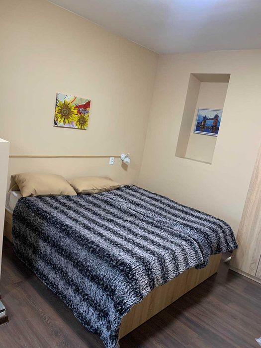 Оренда великого будинку. Вінниця. 10 кімнат. 20 спальних місць. Все є.