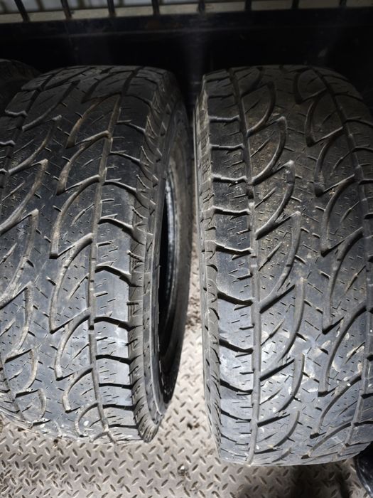 Pneus Bridgestone dueler AT 31 10,5 R15