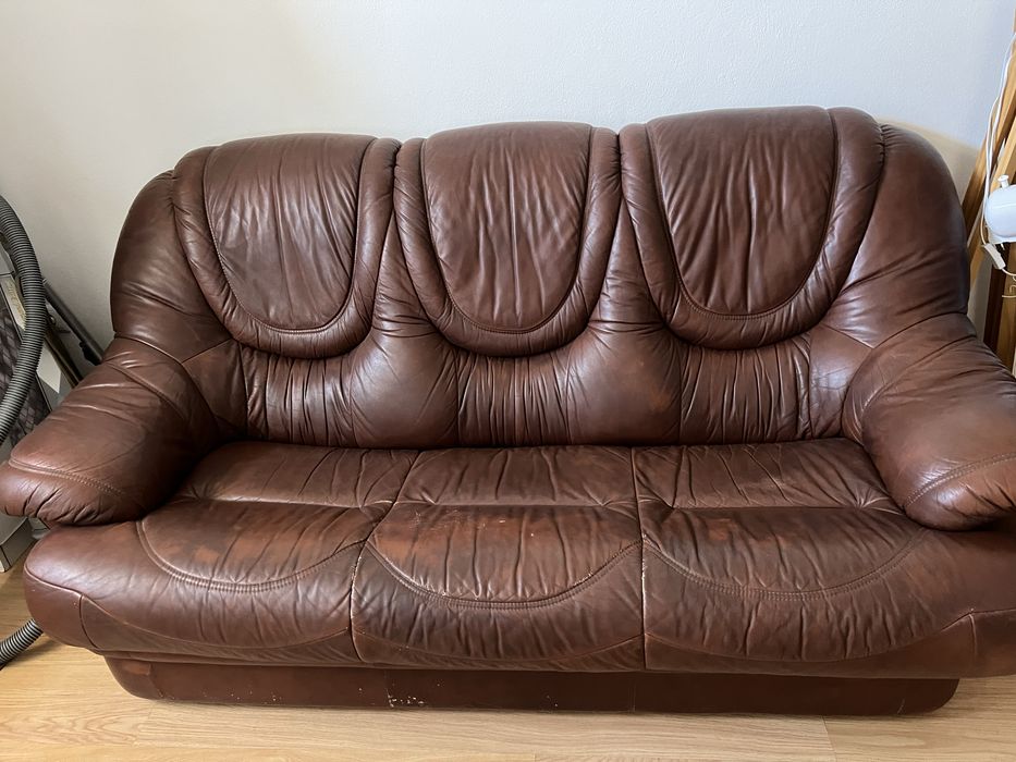 Conjunto de 2 sofas em pele