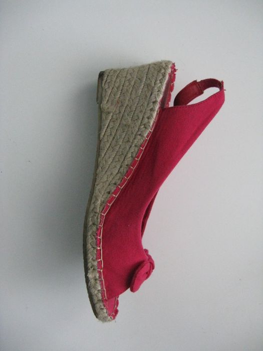 Czerwone espadryle na słomie koturnie 39
