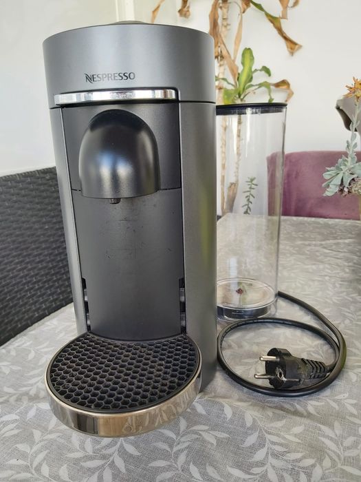 Máquina Nespresso Vertuo Plus
