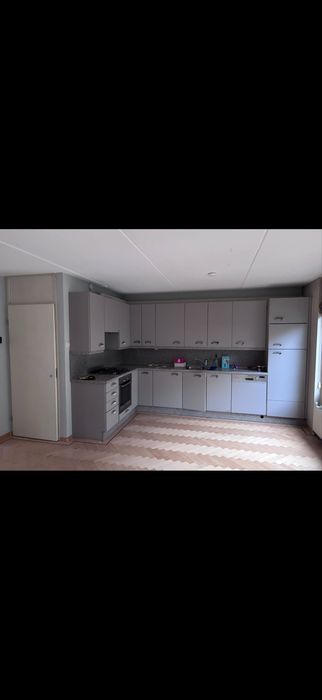 Продам кухню з побутовою технікою