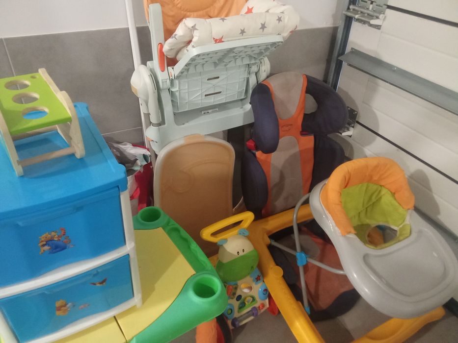Vendo vários artigos para bebés por apenas 20 euros tudo.