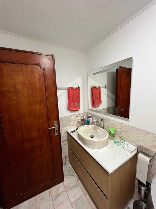 Quarto de casal para alugar em Armés, Sintra
