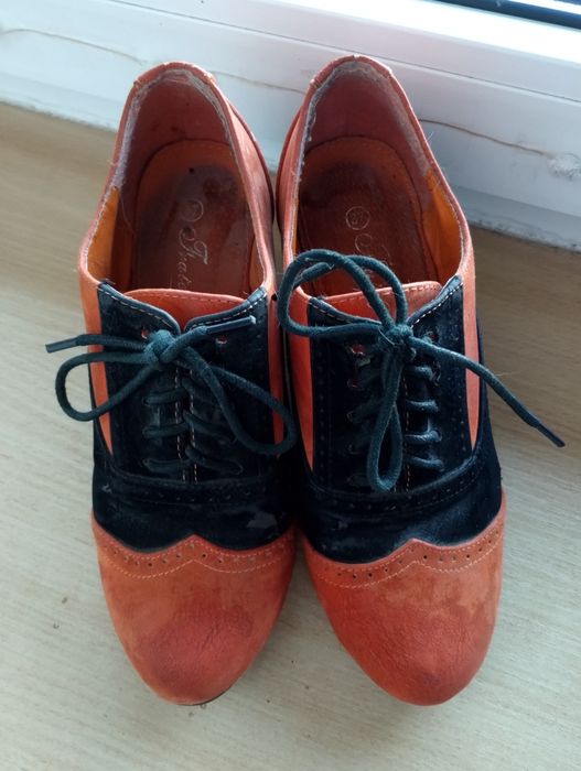 Vintage buty na obcasie.