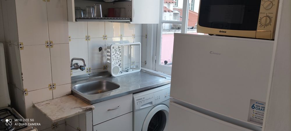 T-1 mobilado,Equipado+PÁTIO.Alfama,CentroLisboa. só RENDA+ CAUÇÃO.