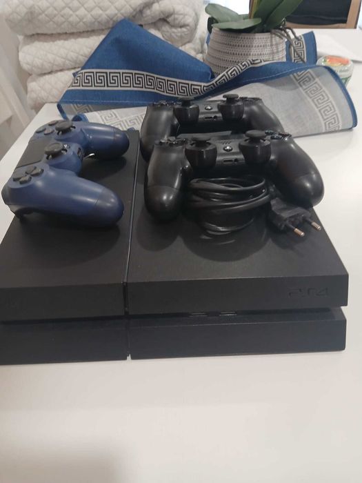 Ps4 consola em bom estado