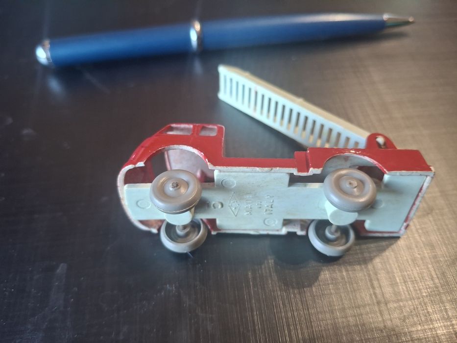 Carro bombeiros plástico ingap