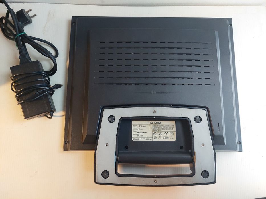 Monitor LCD com 17 polegadas