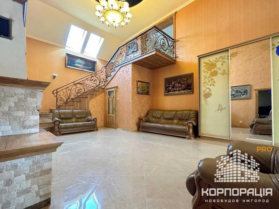 Продаж готового будинку, 280 м2,  28 соток, с.Галоч, 11 км до Ужгорода