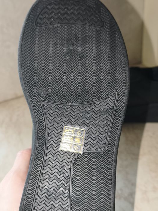 Жіноче нове взуття