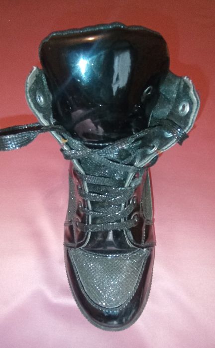 Модные Сникерсы.