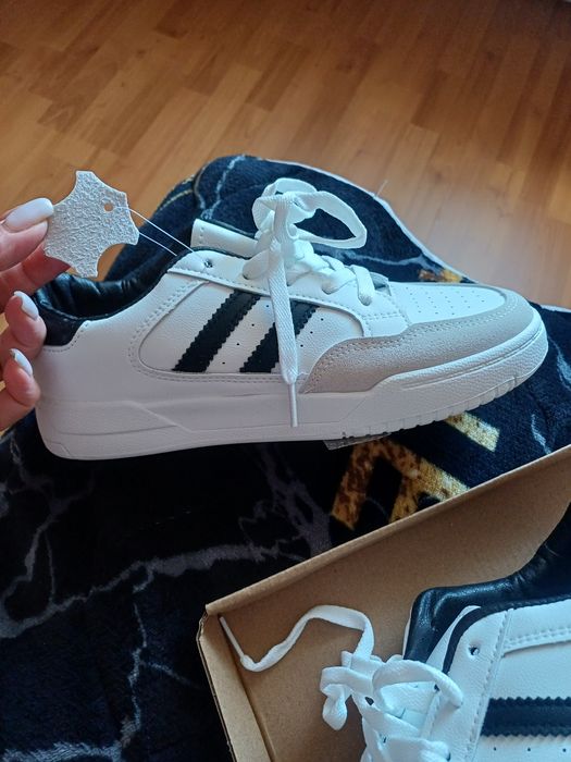 Кросівки 39 натур.шкіра Нові