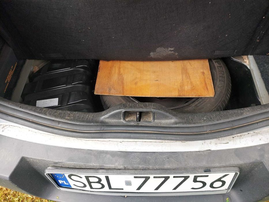 samochód osobowy Renault Megane II Hatchback 1,4, 2004.