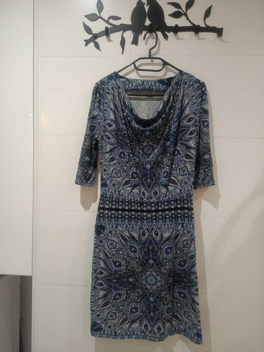 Niebieska rozciągliwa sukienka