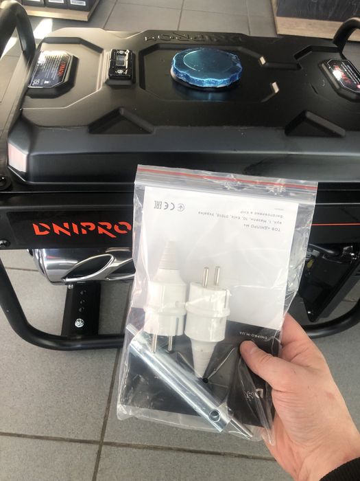 Генератор 2,5квт новий