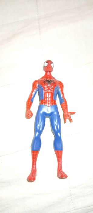3 Figurki Marvel+gratis