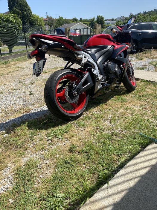 Honda CBR 600RR (como nova)