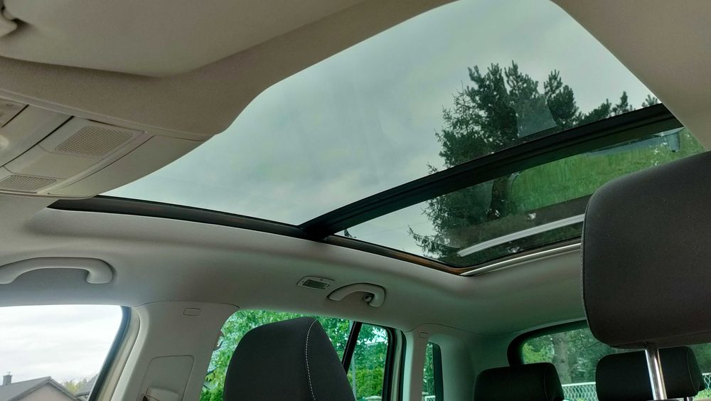 Volkswagen Tiguan 4x4 2.0 tdi automat webasto sam parkuje bi-xenony