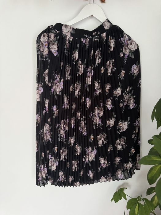 Cropp Plisowana Czarna Spódnica w róże midi rozmiar XS/34