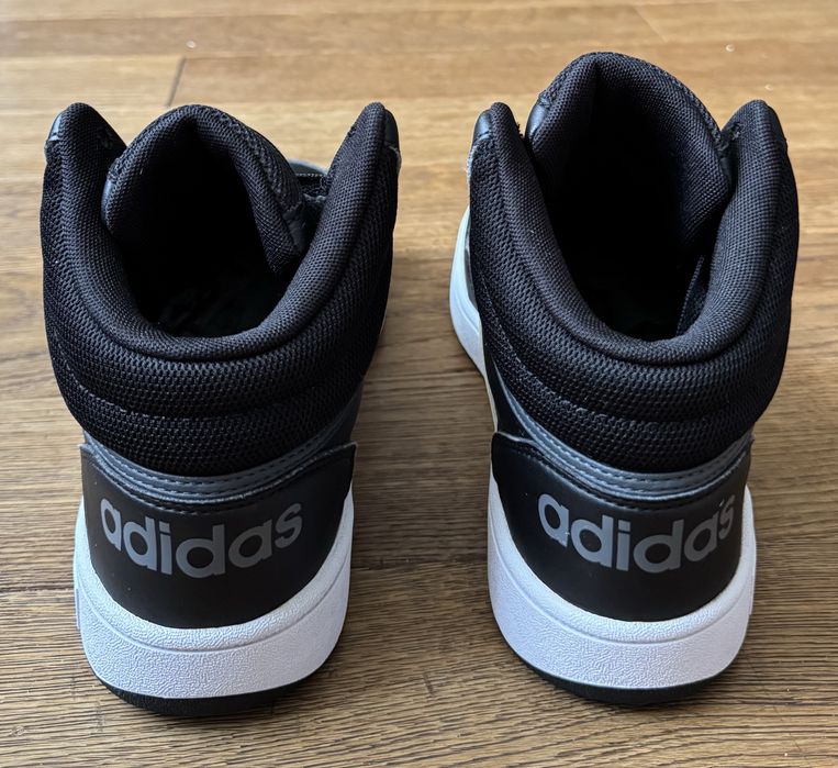 Підліткові черевики кросівки Adidas Hoops 2024 р. р.39,5(25,5 см)