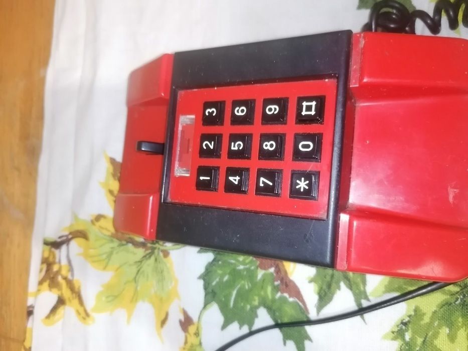 Telefon      BRATEK