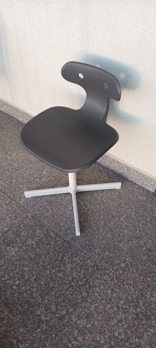 Krzesło Ikea plastikowe w bardzo dobrym stanie