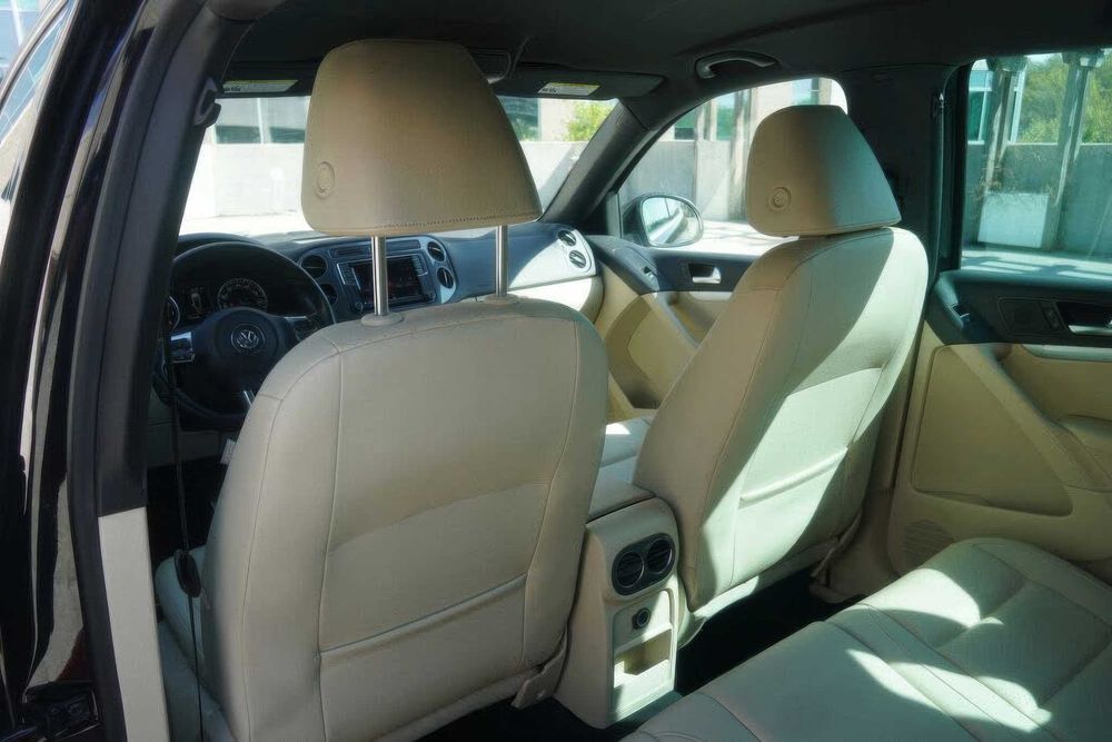 Volkswagen Tiguan      2016