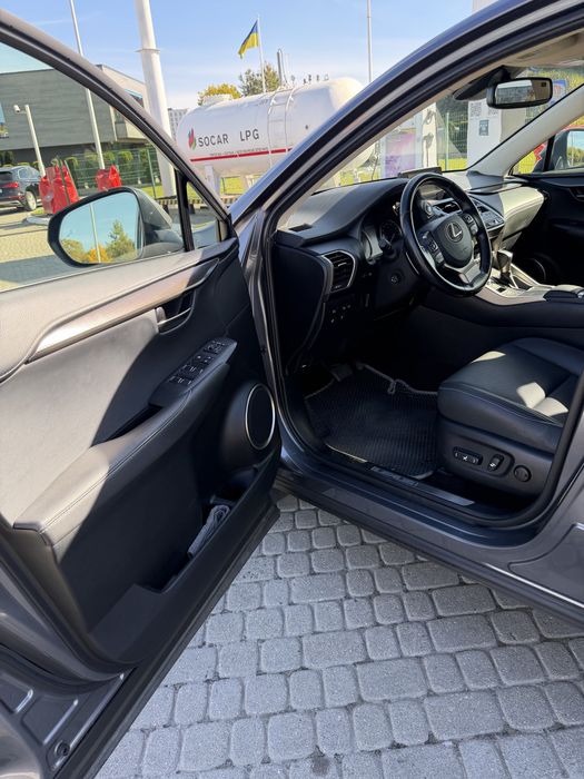Лексус NX 300 Lexus