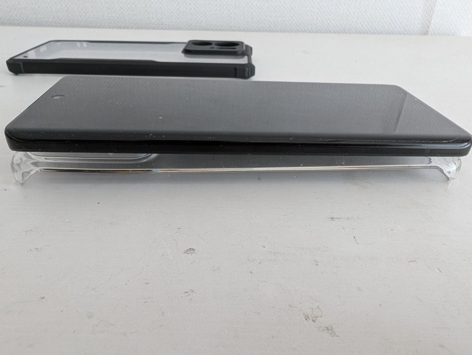 Motorola edge 40. 8/256