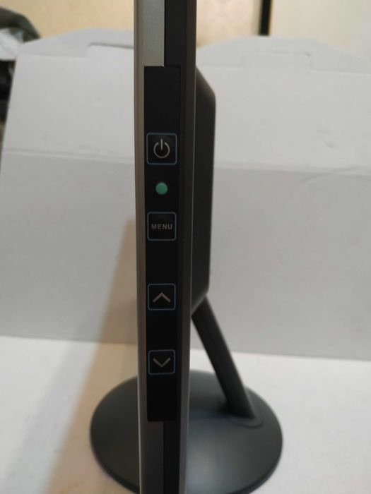 монитор с встроенными динамиками Тайвань