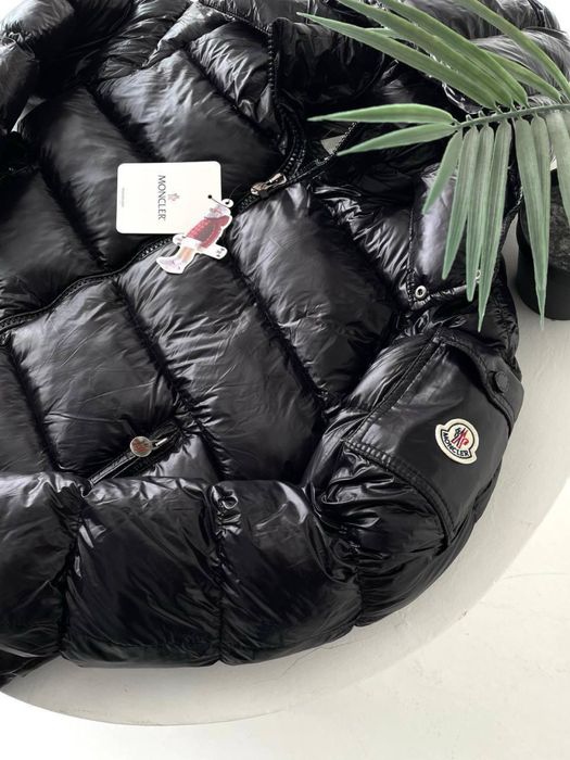 пуховик Moncler